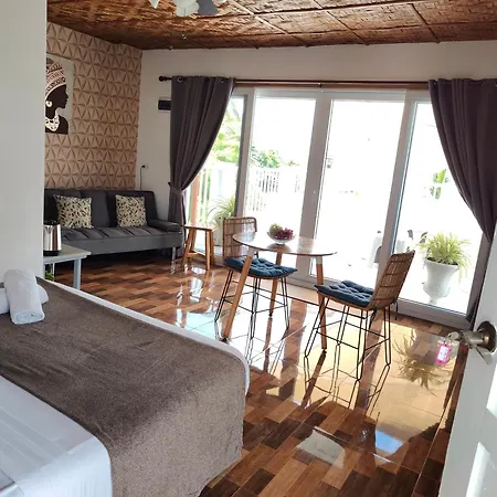 Bellas Guest House